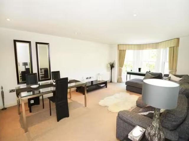 Apartment for rent in Markland Hill, Lee Bank