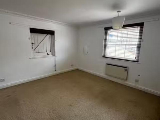 Apartment for rent in Chelmondiston, Suffolk