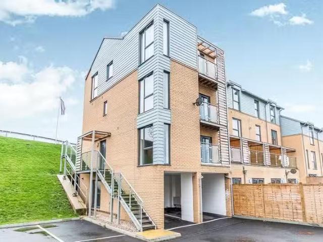 House for rent in Hales Place, The Bridge