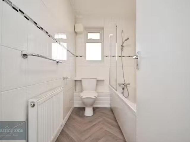 House for rent in Navestock Side, Essex