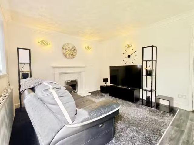 House for rent in London Borough of Ealing, Park Royal