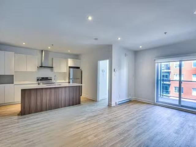 Condo for rent in Laval, Quebec