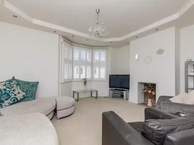 House for rent in Kensington, Calderstones