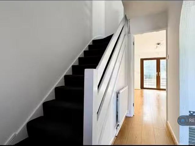 House for rent in Kingswood