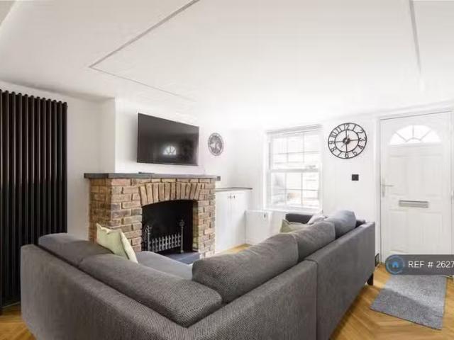 House for rent in Five Acres, Hertfordshire