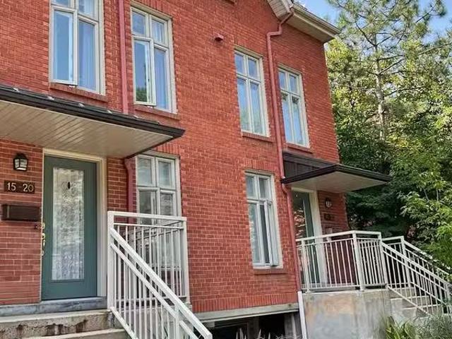 Condo for rent in Vanier, Ontario