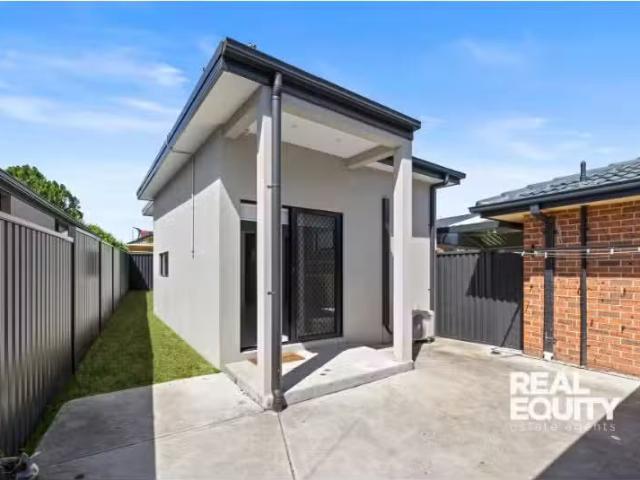 House for rent in Wattle Grove, Sydney