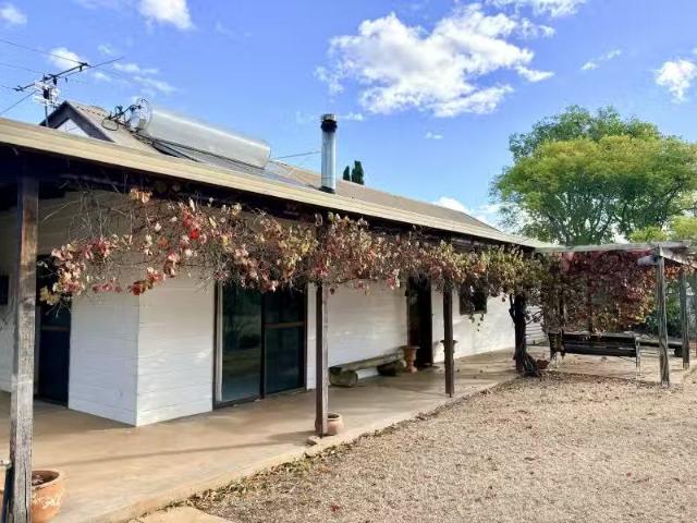 House for rent in Goonoo Goonoo, New South Wales