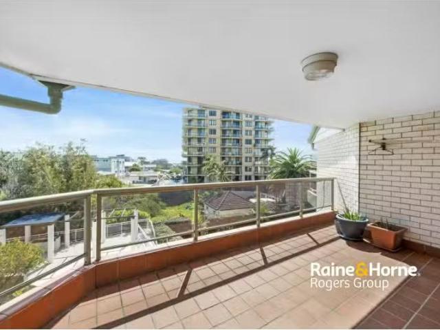 Apartment for rent in The Entrance, New South Wales