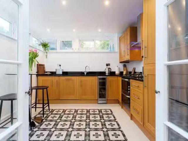 Apartment for rent in London Borough of Merton, Greater London