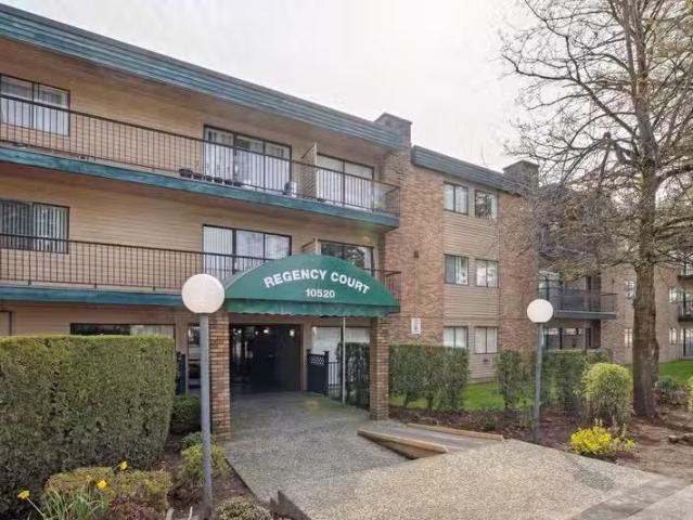 Condo for rent in Surrey, British Columbia