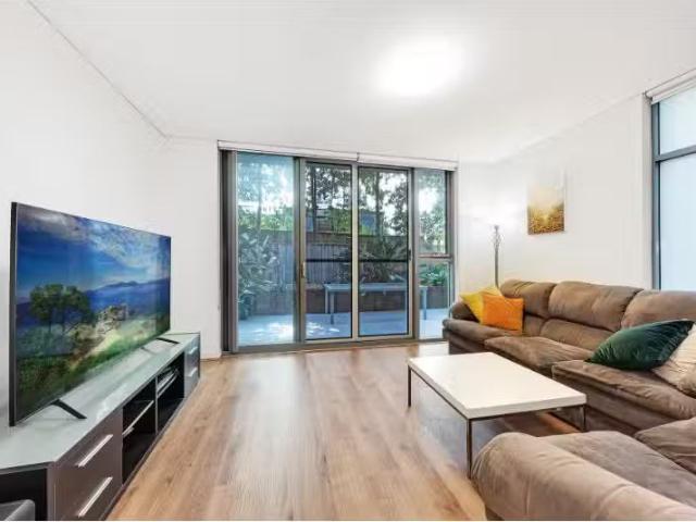 Apartment for rent in Lower North Shore, Sydney