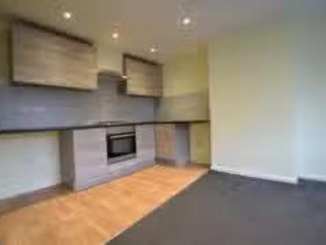 Apartment for rent in Heol-las, Surrey
