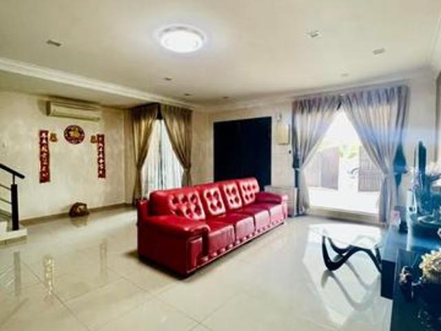 Terraced House for sale in Malaka