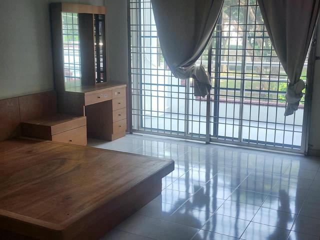 Terraced House for sale in Malaka