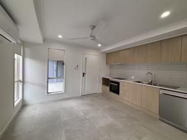 House for rent in Cooee Bay, Queensland