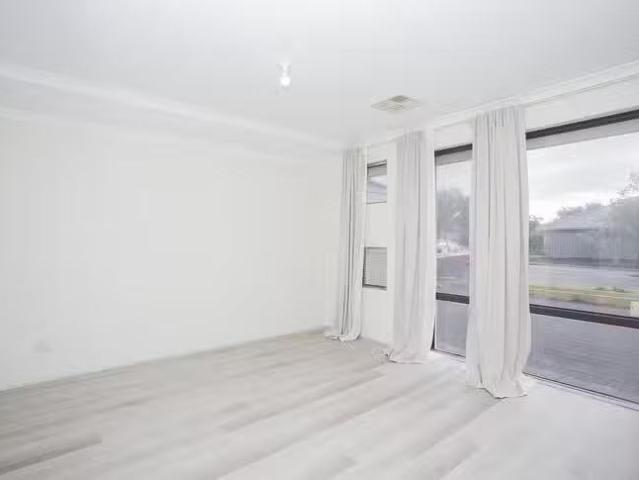 House for rent in Queens Park, Western Australia