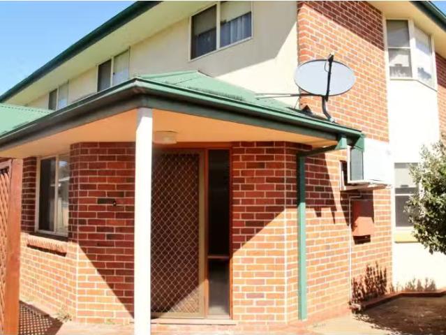 Condo for rent in Piallamore, New South Wales
