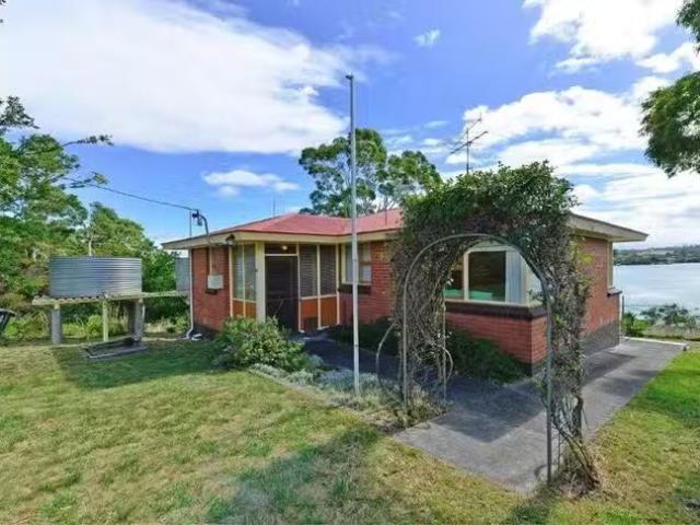 House for rent in Primrose Sands, Tasmania