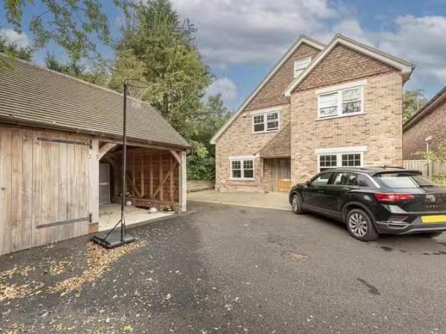 House for rent in Five Acres, Hertfordshire