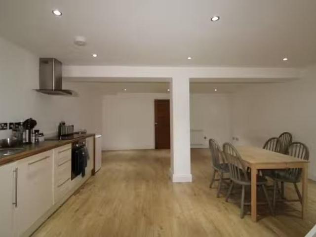 Apartment for rent in Snaresbrook, Leytonstone