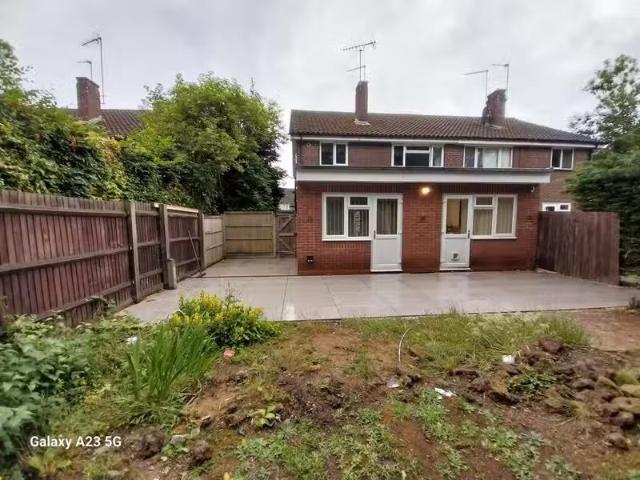 House for rent in Hatch End, Greater London