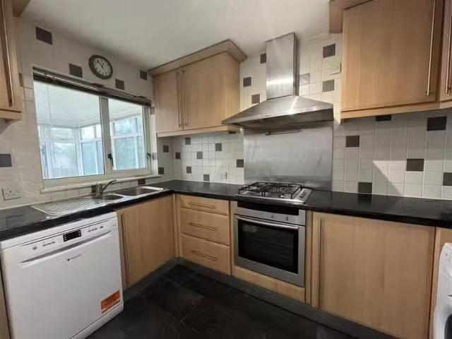 House for rent in Lower Wyke, West Yorkshire