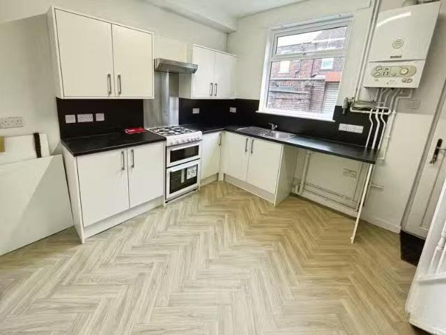 House for rent in Moses Gate, Lee Bank