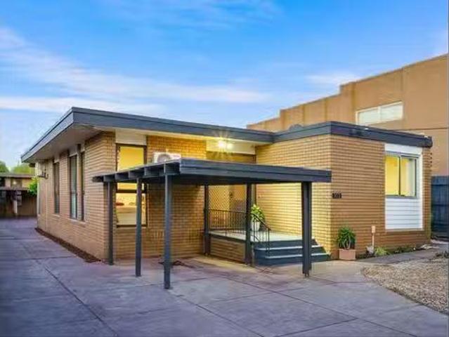 House for rent in St Kilda East, Melbourne