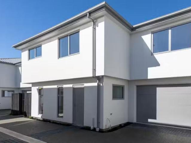 House for rent in Chaslands, Canterbury