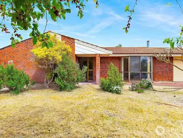 House for rent in Blue Ridge Estate, Melbourne