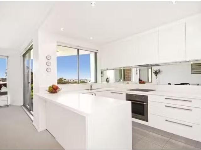 Apartment for rent in Lower North Shore, Sydney