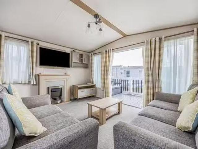 Apartment for rent in Littlecote, West Sussex