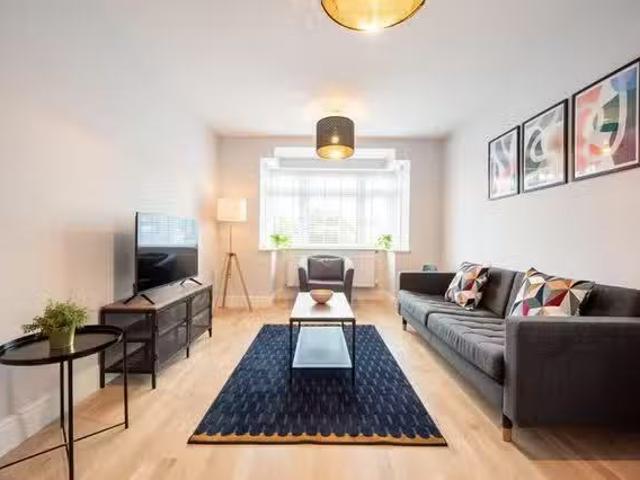 Apartment for rent in Upper Dovercourt, Dale Hill