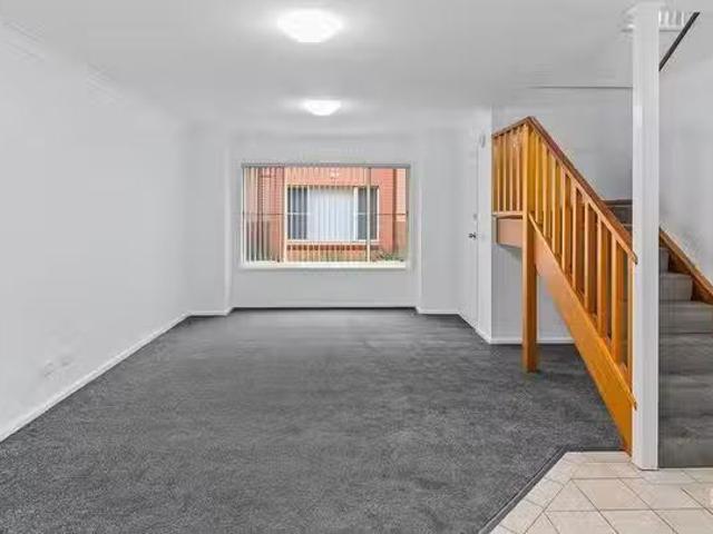 House for rent in Wollongong West, New South Wales