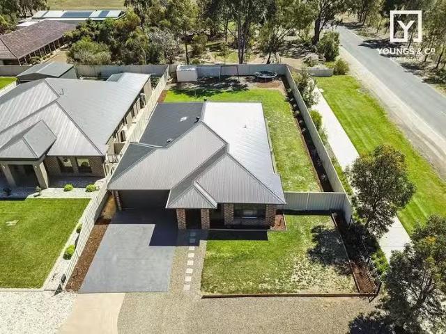 House for rent in Kialla, Victoria