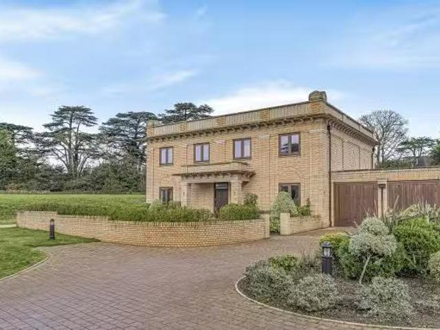 House for rent in Little Stanmore, Greater London