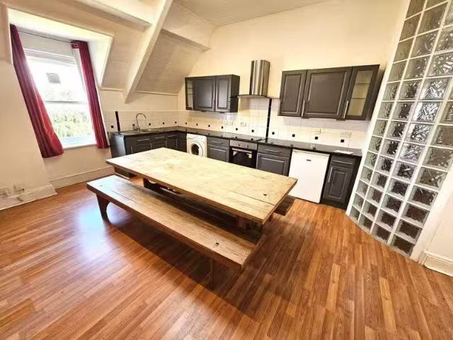 Apartment for rent in Petts Wood, Greater London