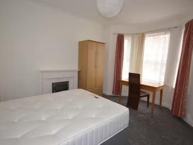 House for rent in London Borough of Hounslow, Greater London
