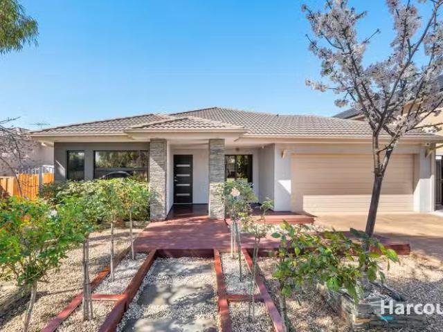 House for rent in Sanctuary Lakes, Melbourne