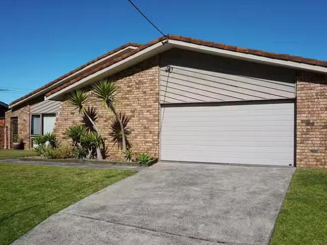 House for rent in Huntly, Victoria