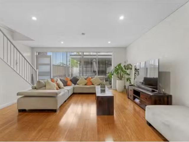 Condo for rent in Sydney, New South Wales