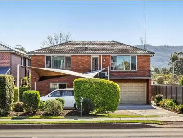 House for rent in Wollongong West, New South Wales