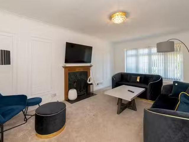 Apartment for rent in Caversham Park, Reading