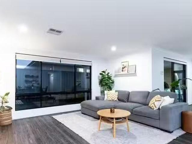 House for rent in Banksia Grove, Western Australia