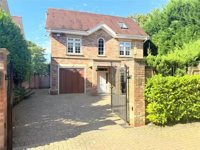 House for rent in Arkley, Greater London