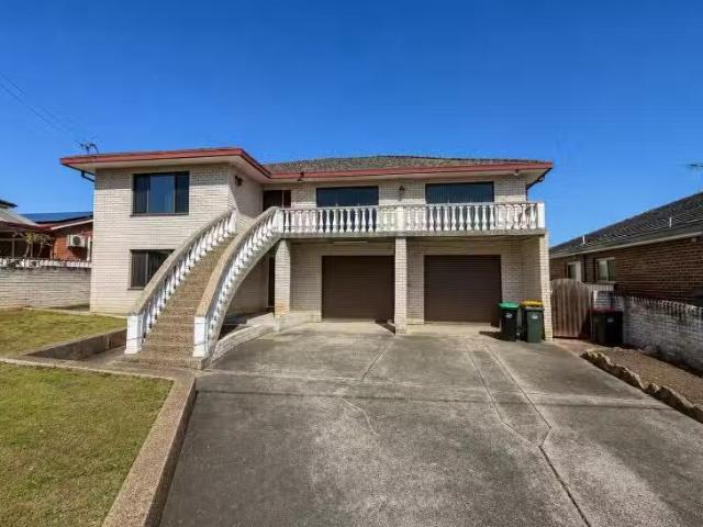 House for rent in Smithfield, Sydney