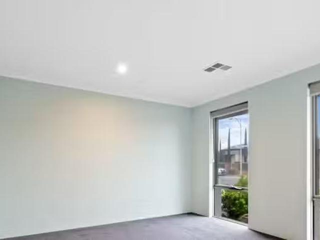 House for rent in Banksia Grove, Western Australia