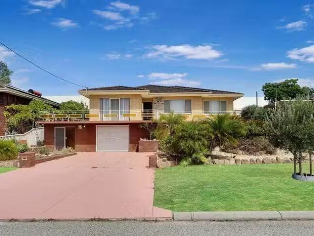 House for rent in Spearwood, Western Australia