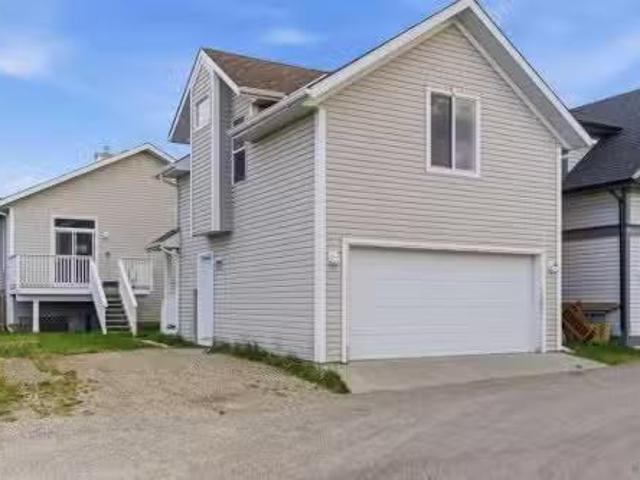 House for rent in Airdrie, Alberta